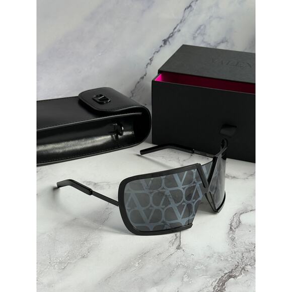 NEW Valentino Romask Black Logo Mirror Mask Sunglasses $920 - Picture 2 of 7